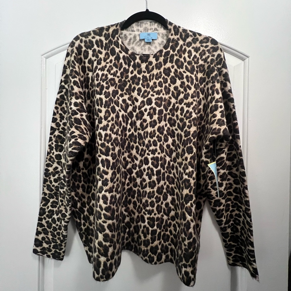 Leopard Print Long Sleeve sweater